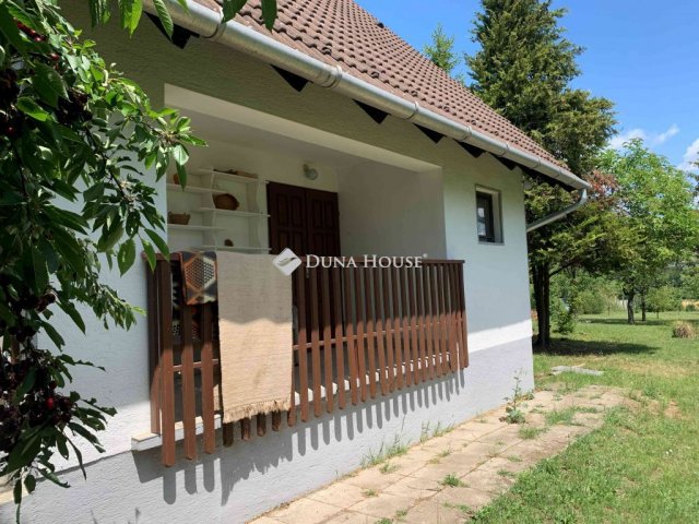 Eladó családi ház, Kincsesbányán 37.5 M Ft, 3 szobás