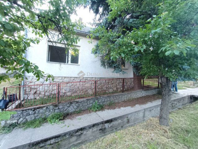 Eladó családi ház, Hőgyészen 17.5 M Ft, 3 szobás