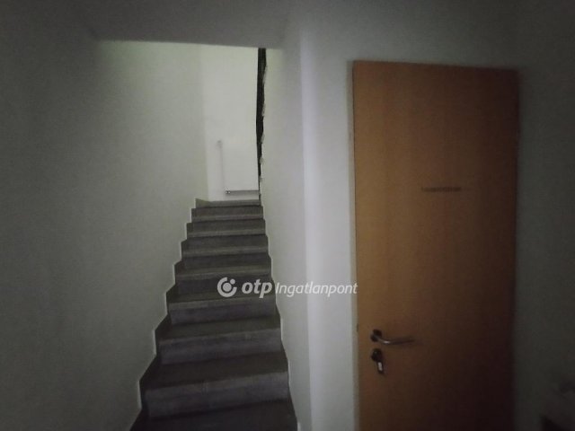 Eladó üzlethelyiség, Pakson 92.4 M Ft / költözzbe.hu