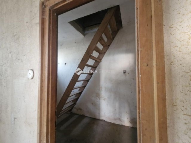 Eladó ikerház, Szegeden 58.128 M Ft, 2 szobás