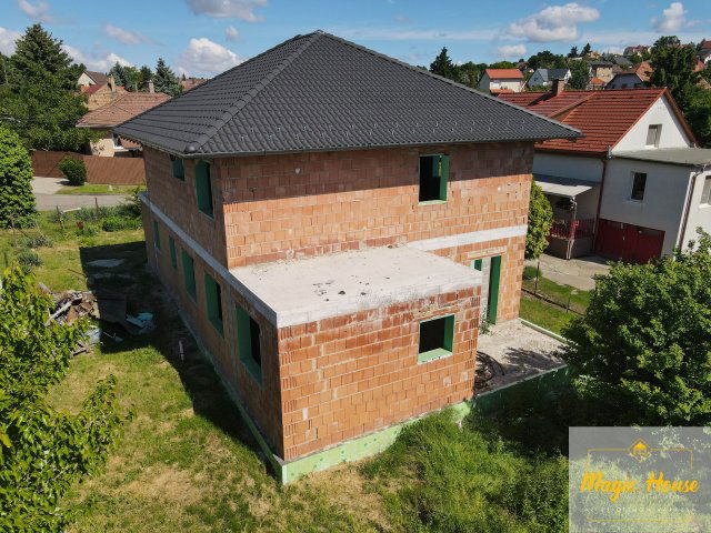 Eladó családi ház, Érden 139 M Ft, 8 szobás