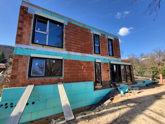 Eladó ikerház, Budapesten, III. kerületben 275 M Ft, 4 szobás