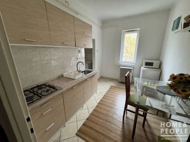 Eladó téglalakás, Szegeden 43 M Ft, 1 szobás