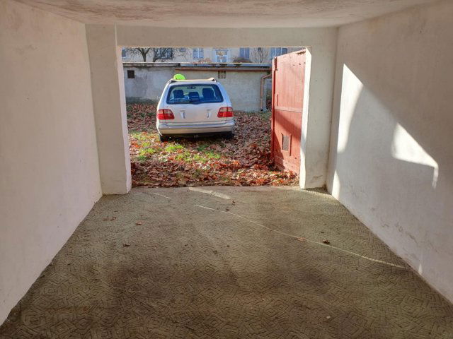 Eladó garázs, Pécsett 4.5 M Ft / költözzbe.hu