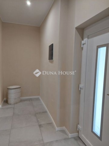 Eladó téglalakás, Baján 34.9 M Ft, 2 szobás