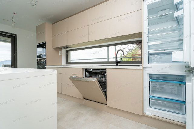 Eladó családi ház, Solymáron 320 M Ft, 5 szobás