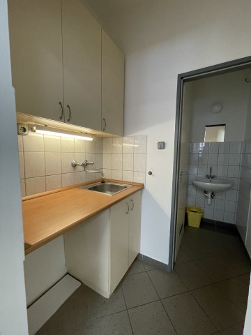 Kiadó ipari ingatlan, Győrött, Rákóczi Ferenc utcában