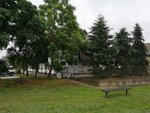 Eladó iroda, Kunszentmártonban 245 M Ft / költözzbe.hu