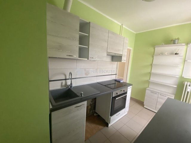 Eladó panellakás, Pécsett 49.9 M Ft, 3 szobás