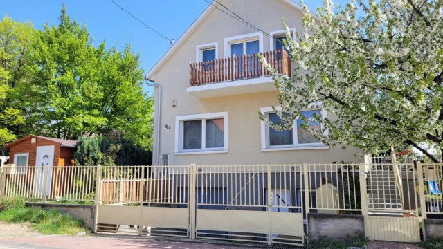 Eladó családi ház, Budaörsön 179.9 M Ft, 5+3 szobás