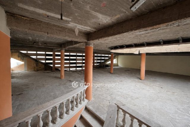 Eladó üzlethelyiség, Székesfehérvárott 239 M Ft