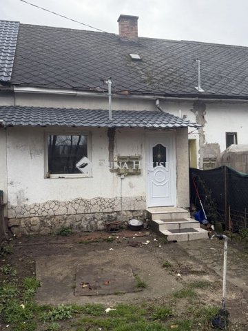 Eladó sorház, Tarjánon 11.5 M Ft, 1 szobás