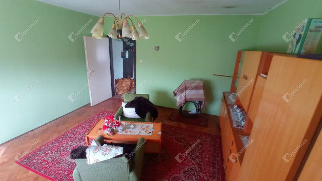 Eladó családi ház, Nován 13.5 M Ft, 3 szobás