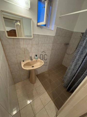 Eladó családi ház, Cegléden 92.9 M Ft, 4 szobás