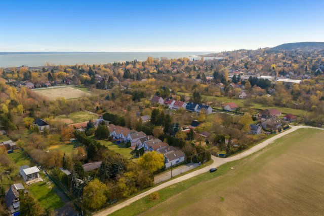 Eladó sorház, Balatonkenesén, Mókus utcában 139.999 M Ft