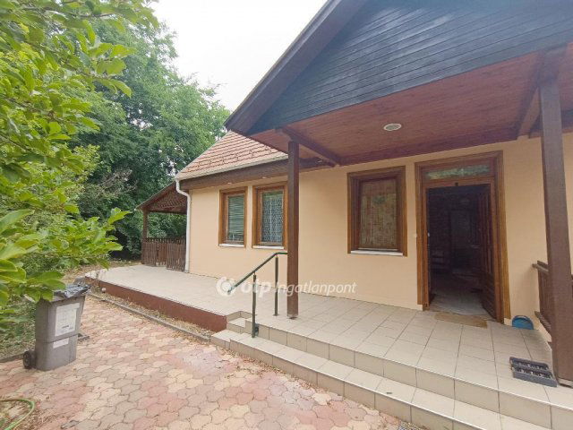 Eladó családi ház, Szigetszentmiklóson 89.4 M Ft, 5+1 szobás