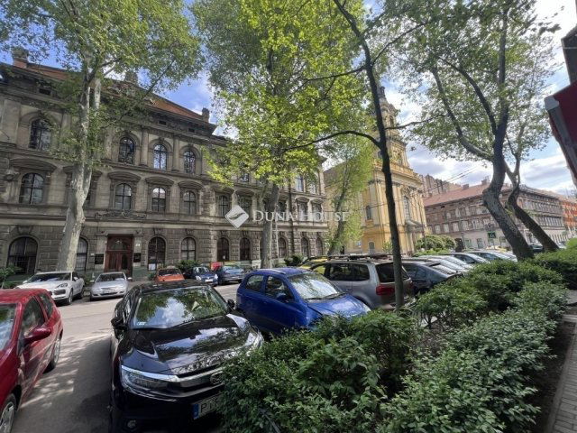 Eladó téglalakás, Budapesten, VI. kerületben 137.36 M Ft