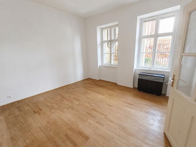 Eladó családi ház, Budapesten, IV. kerületben, Báthory utcában