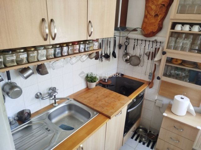 Eladó családi ház, Velencén 99 M Ft, 6 szobás