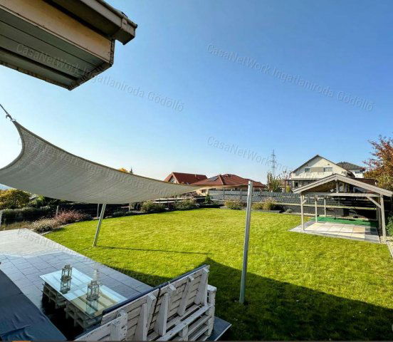 Eladó családi ház, Mogyoródon 189.9 M Ft, 7 szobás