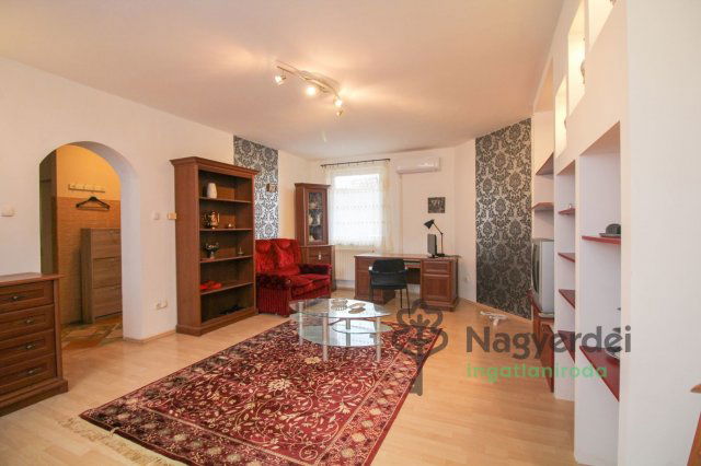 Kiadó téglalakás, albérlet, Debrecenben 260 E Ft / hó, 3 szobás