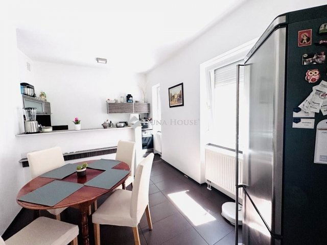 Eladó téglalakás, Pécsett 64.99 M Ft, 2 szobás