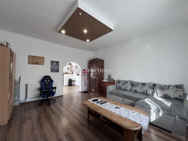 Eladó családi ház, Tiszaszőlősön 28 M Ft, 3 szobás