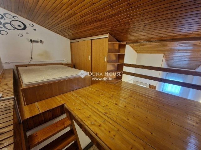 Eladó családi ház, Budapesten, XV. kerületben 49.9 M Ft