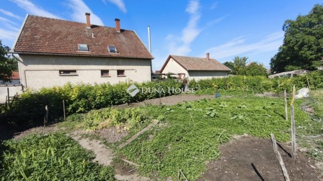Eladó családi ház, Jászberényben 84.9 M Ft, 3 szobás