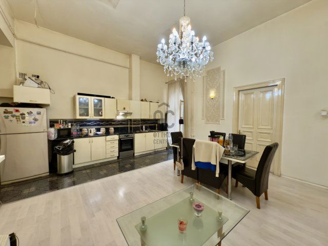 Eladó téglalakás, Budapesten, V. kerületben, Kálvin téren