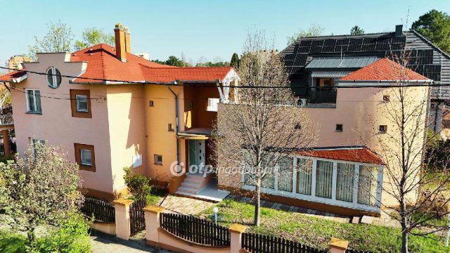 Eladó családi ház, Siófokon 189 M Ft, 8 szobás