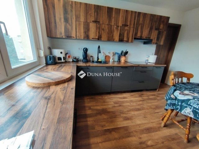 Eladó családi ház, Monoron 149.9 M Ft, 6 szobás