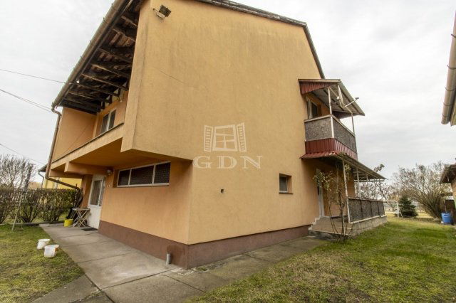 Eladó családi ház, Turán 54.9 M Ft, 3 szobás