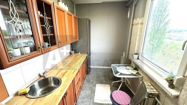 Eladó panellakás, Szegeden 46.5 M Ft, 2 szobás