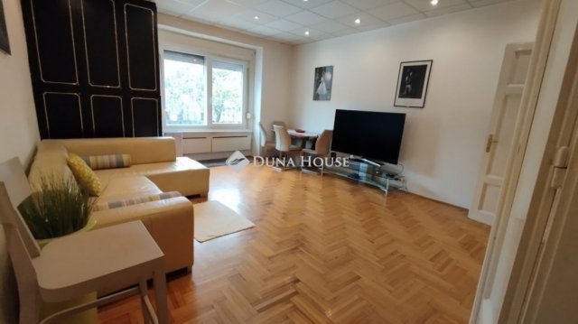 Eladó téglalakás, Budapesten, V. kerületben 94.9 M Ft, 2 szobás