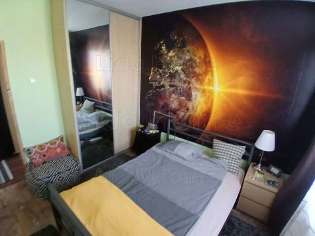 Eladó panellakás, Győrött 64.99 M Ft, 3 szobás