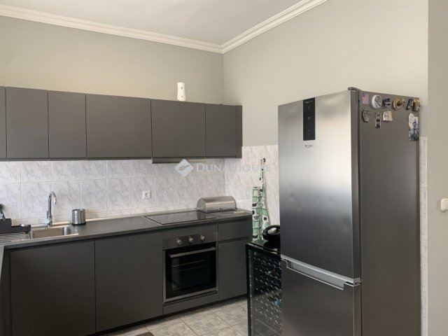 Eladó családi ház, Fóton 139 M Ft, 5 szobás