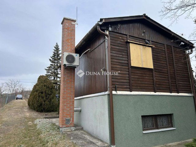 Eladó nyaraló, Únyon 29.9 M Ft, 3 szobás / költözzbe.hu
