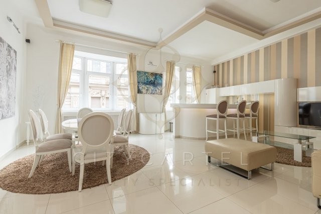 Kiadó téglalakás, albérlet, Budapesten, V. kerületben, 4 szobás