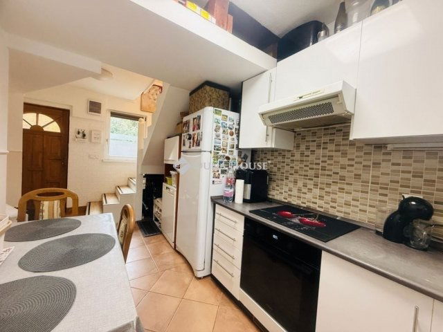 Eladó családi ház, Vecsésen 49.9 M Ft, 3 szobás