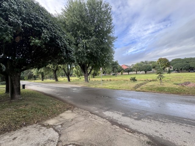 Eladó családi ház, Pécsett 84.99 M Ft, 4 szobás