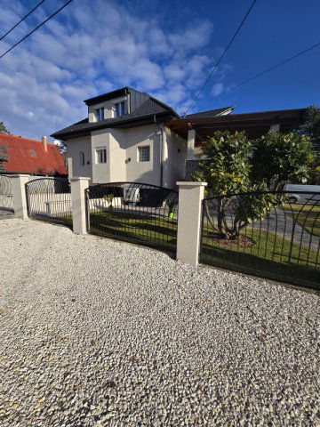 Eladó családi ház, Érden 250 M Ft, 6 szobás