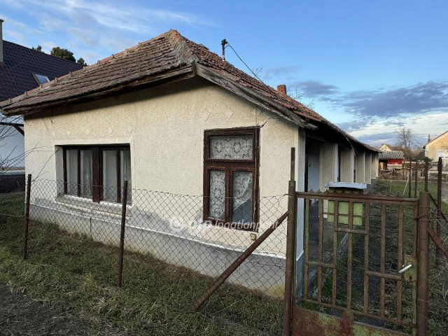 Eladó családi ház, Poroszlón 14 M Ft, 2+1 szobás