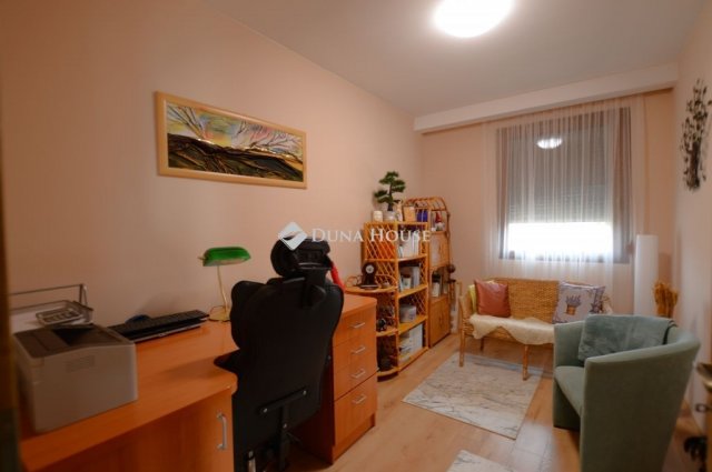 Eladó családi ház, Márkón 146 M Ft, 4 szobás