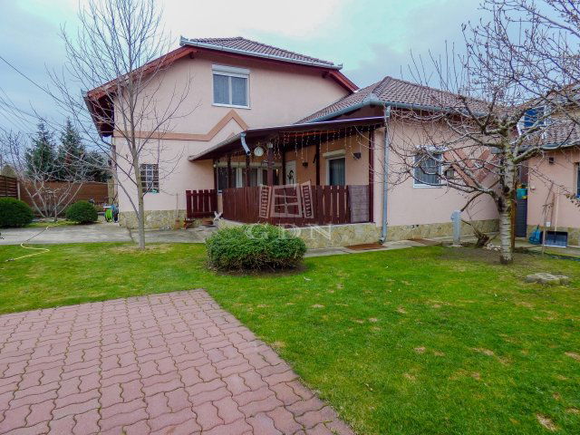 Eladó családi ház, Dunakeszin 229 M Ft, 6+1 szobás