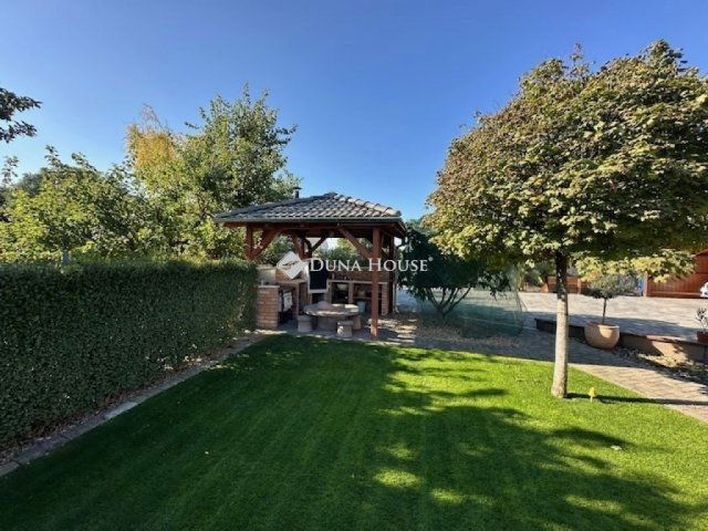 Eladó családi ház, Nagyvenyimen 129.9 M Ft, 4 szobás