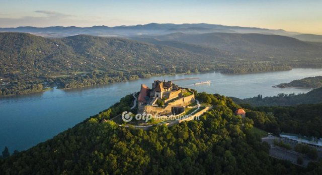 Eladó családi ház, Visegrádon 199 M Ft, 8+3 szobás