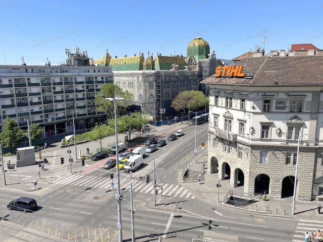 Eladó téglalakás, Budapesten, VIII. kerületben, Corvin közben