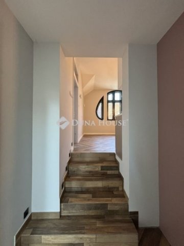 Eladó téglalakás, Kecskeméten 110 M Ft, 3 szobás