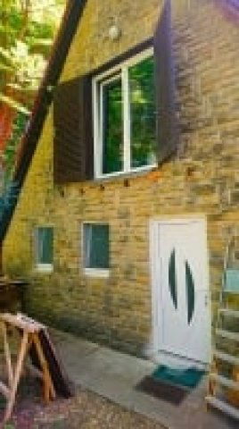 Eladó családi ház, Pilisszentkereszten 59.8 M Ft, 2 szobás